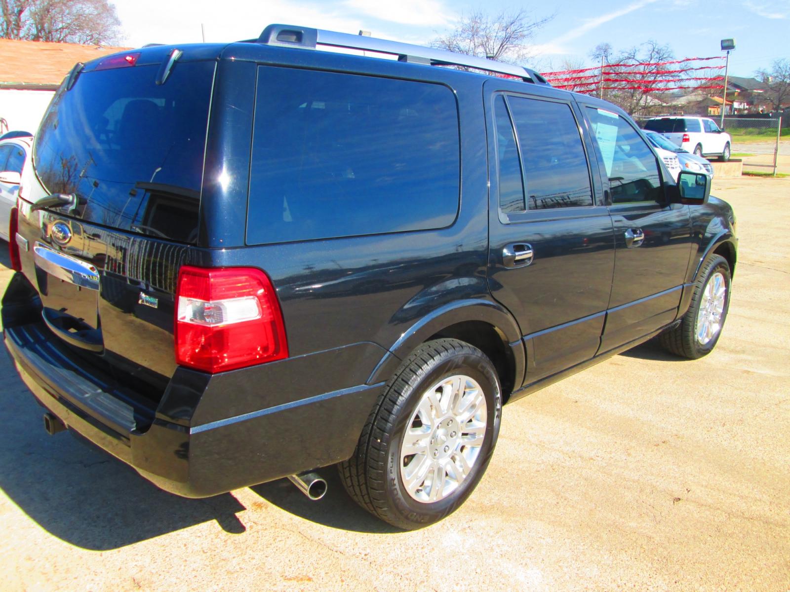 2013 BLACK Ford Expedition (1FMJU1K55DE) , located at 1815 NE 28th St., Fort Worth, TX, 76106, (817) 625-6251, 32.795582, -97.333069 - Photo #4